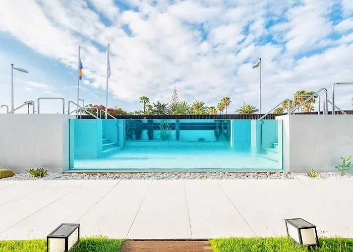 Fahana Men Only Otel 5*