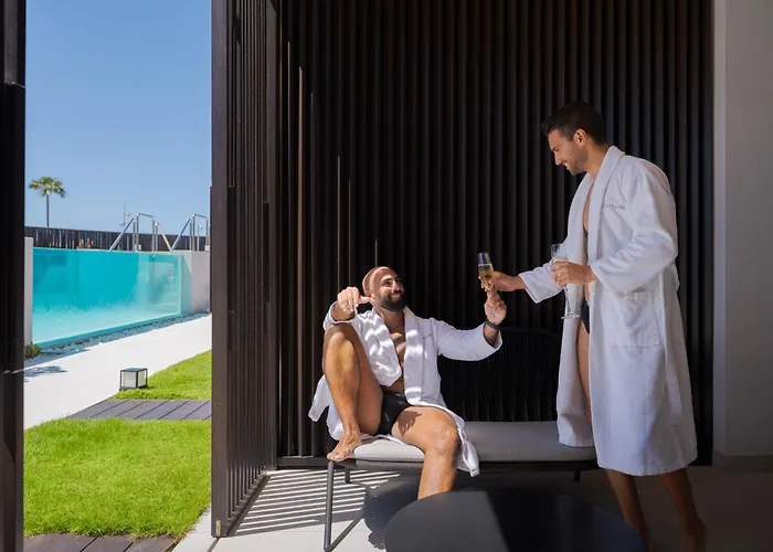 Otel Fahana Men Only 5*